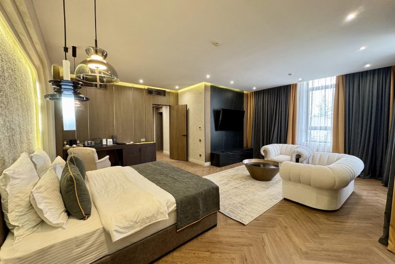GRAND SUITE
